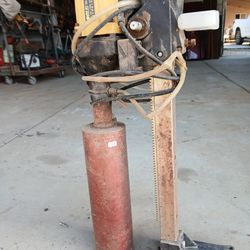Core drill for sale ..Works Good is new but it been setting in the shop  for a while..don need it  anymore