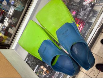 Sporti Floating Swim Fins - Blue/Lime Green (Size Men's 5-7 / Women's 7-9)