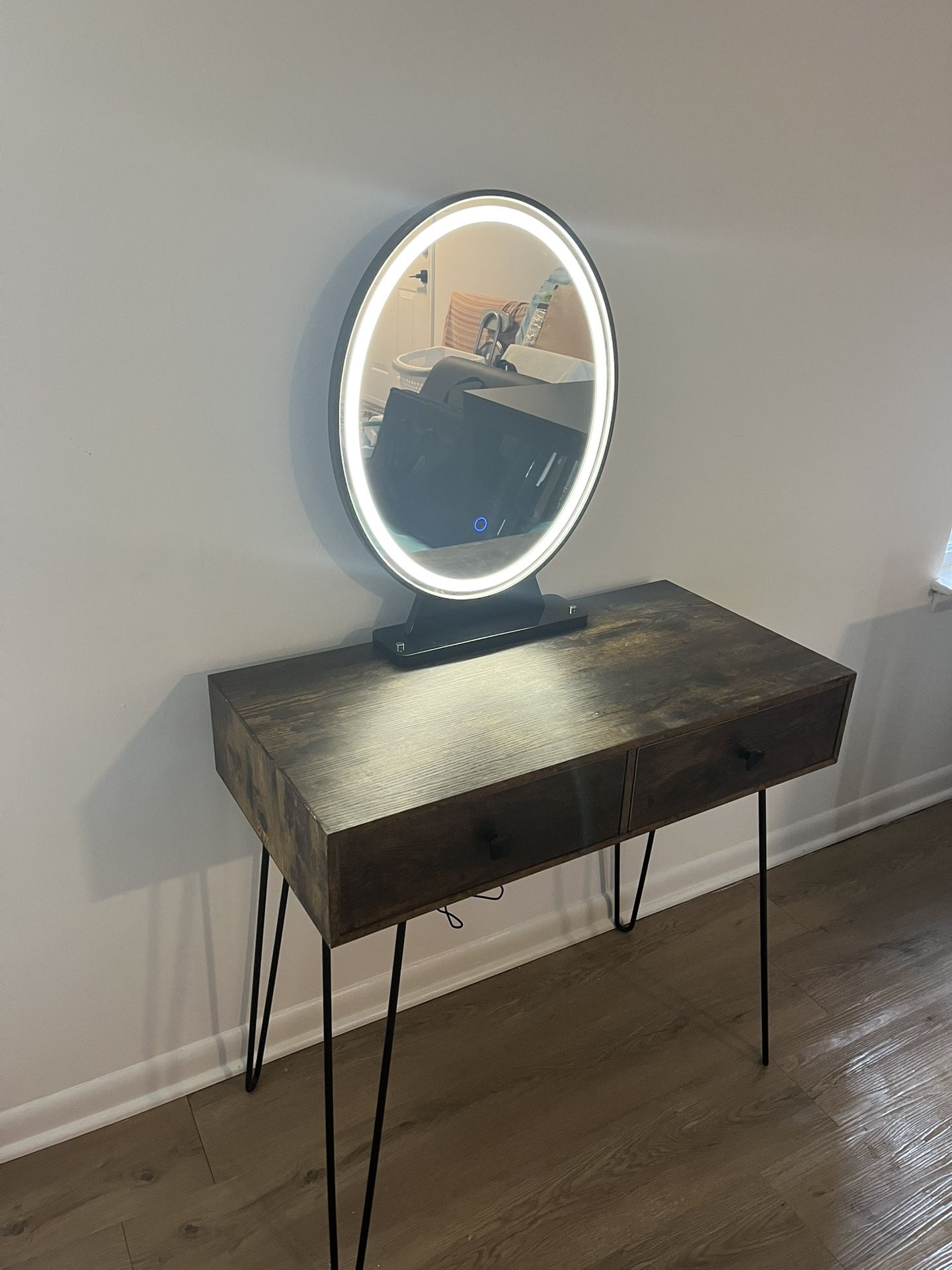 Makeup vanity with light up mirror