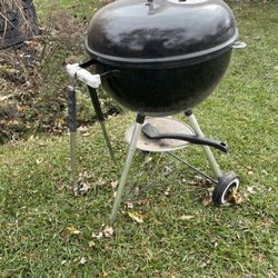 Black Weber Charcoal Grill 