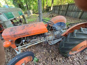 1952 Ferguson TO-20 tractor