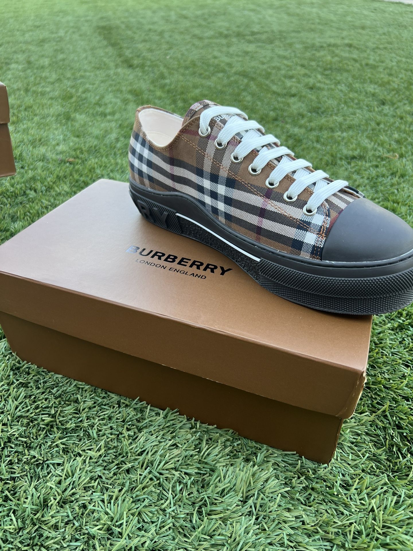 Burberry Shoes 