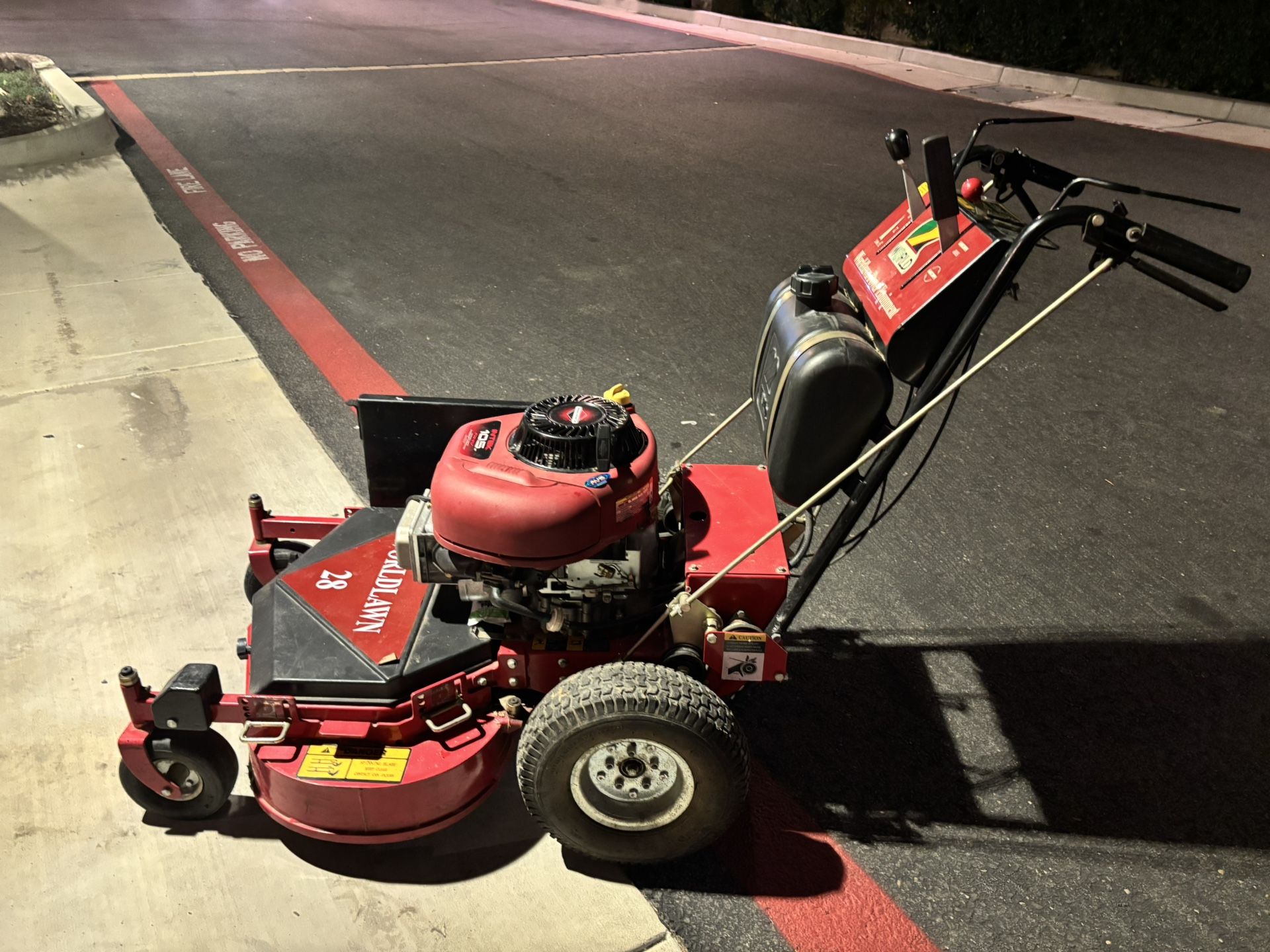 Worldlawn 28” Briggs & Stratton HD Mower