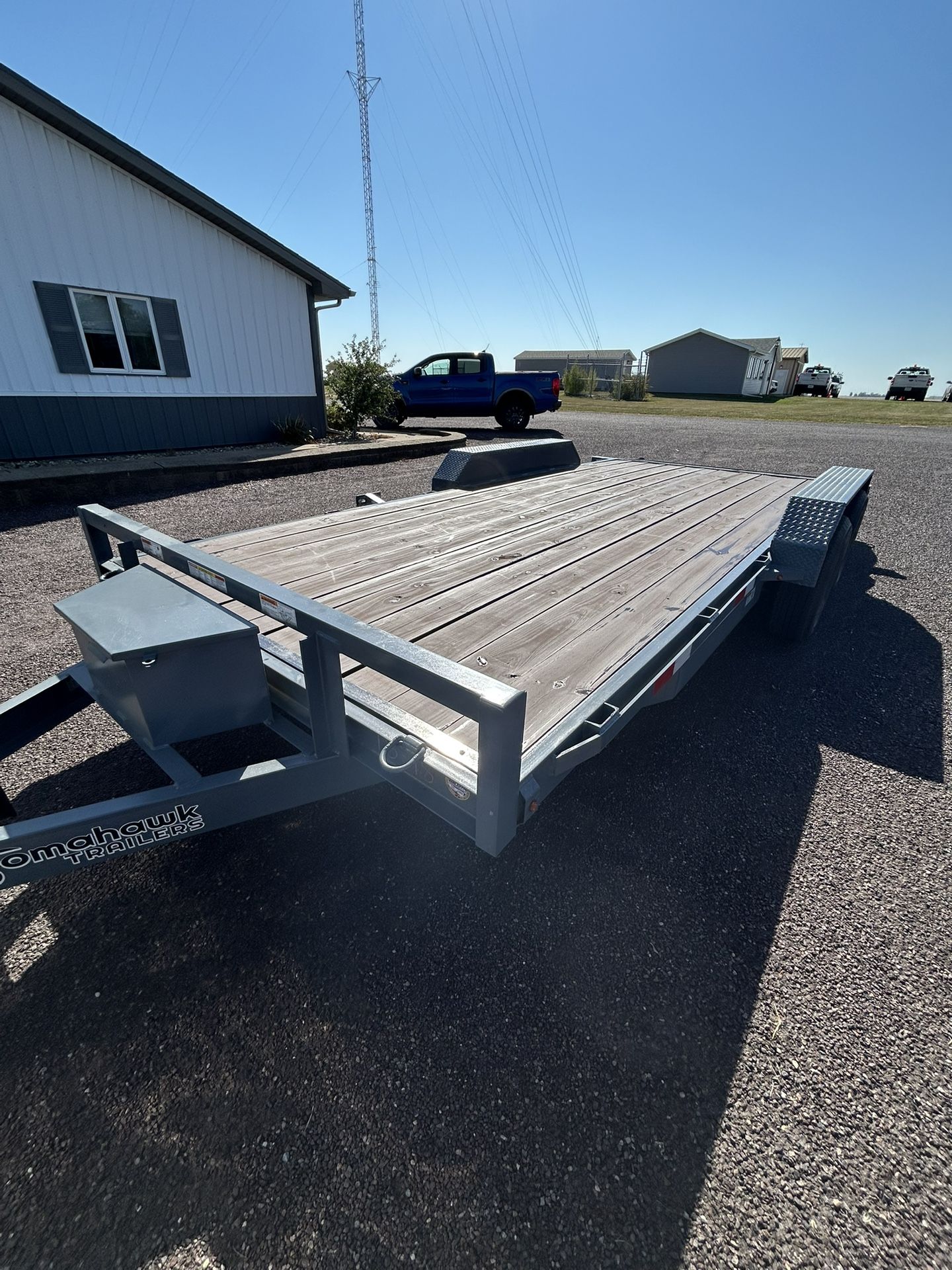 2025 Tomahawk Trailer 82"W X 18’L