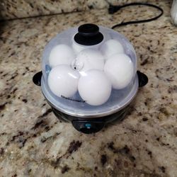 Dash 7 Egg Cooker