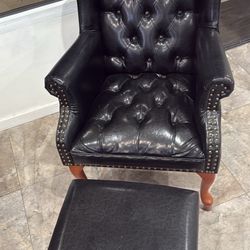 Chair With Foot Rest 