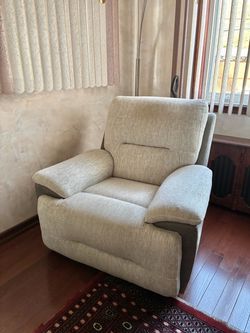 Brand New Modern Electric Power Recliner Chair w/ USB Charging