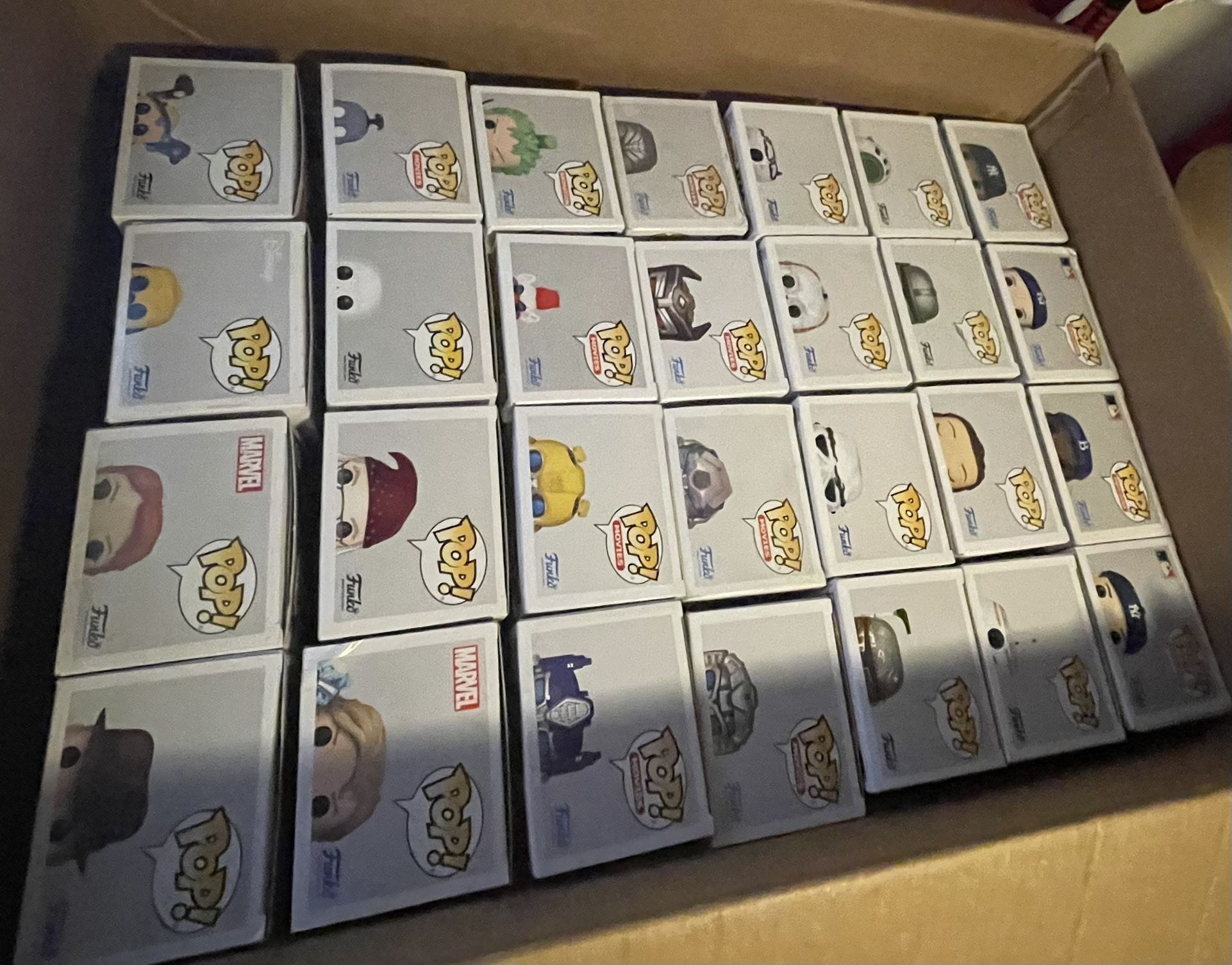28 Funko Pops