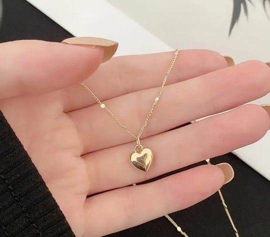 Cute & Classy Gold Tone Heart Pendant Necklace 