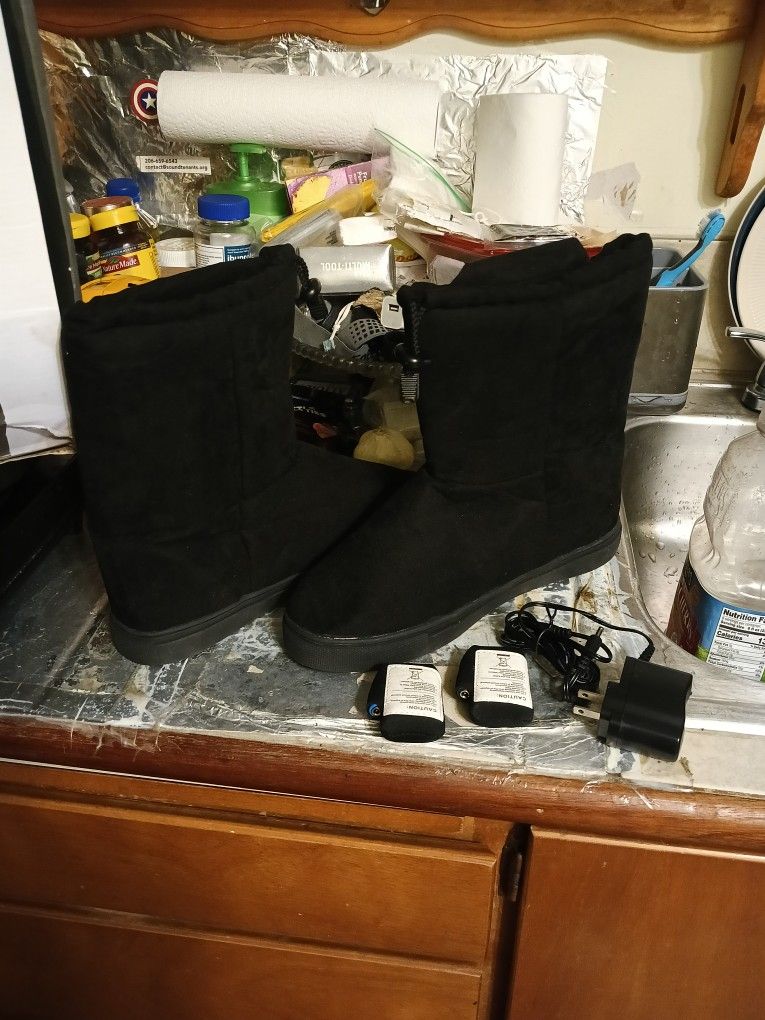 New Boots With Heater , Charger And Batteries $35