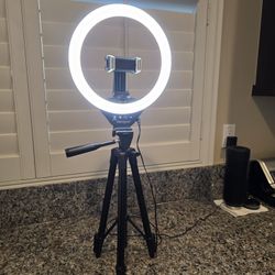 TRIPOD LIGHT 