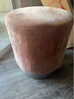 Velvet pink ottoman