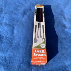 New In Box Golf Club Style Grilling Tools .,