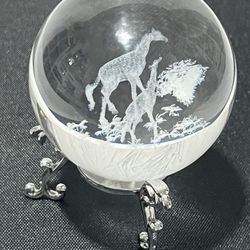Laser Engraved Mom Baby Giraffes Crystal Ball Paperweight Art Glass Figurine