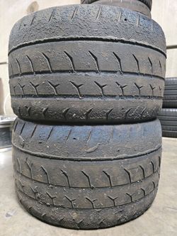 335 30 18 Hoosier Tires