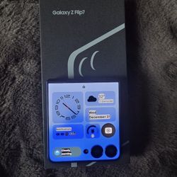Like New Samsung Z Flip 7 512gb Unlocked 