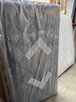 Twin Size Oasis Thermal Comfort Europillow Top Mattress