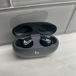 Beats Studio Buds