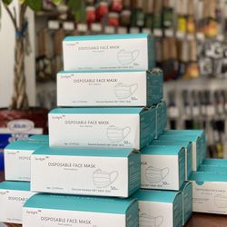 DISPOSABLE FACE MASK 50 PIECES 