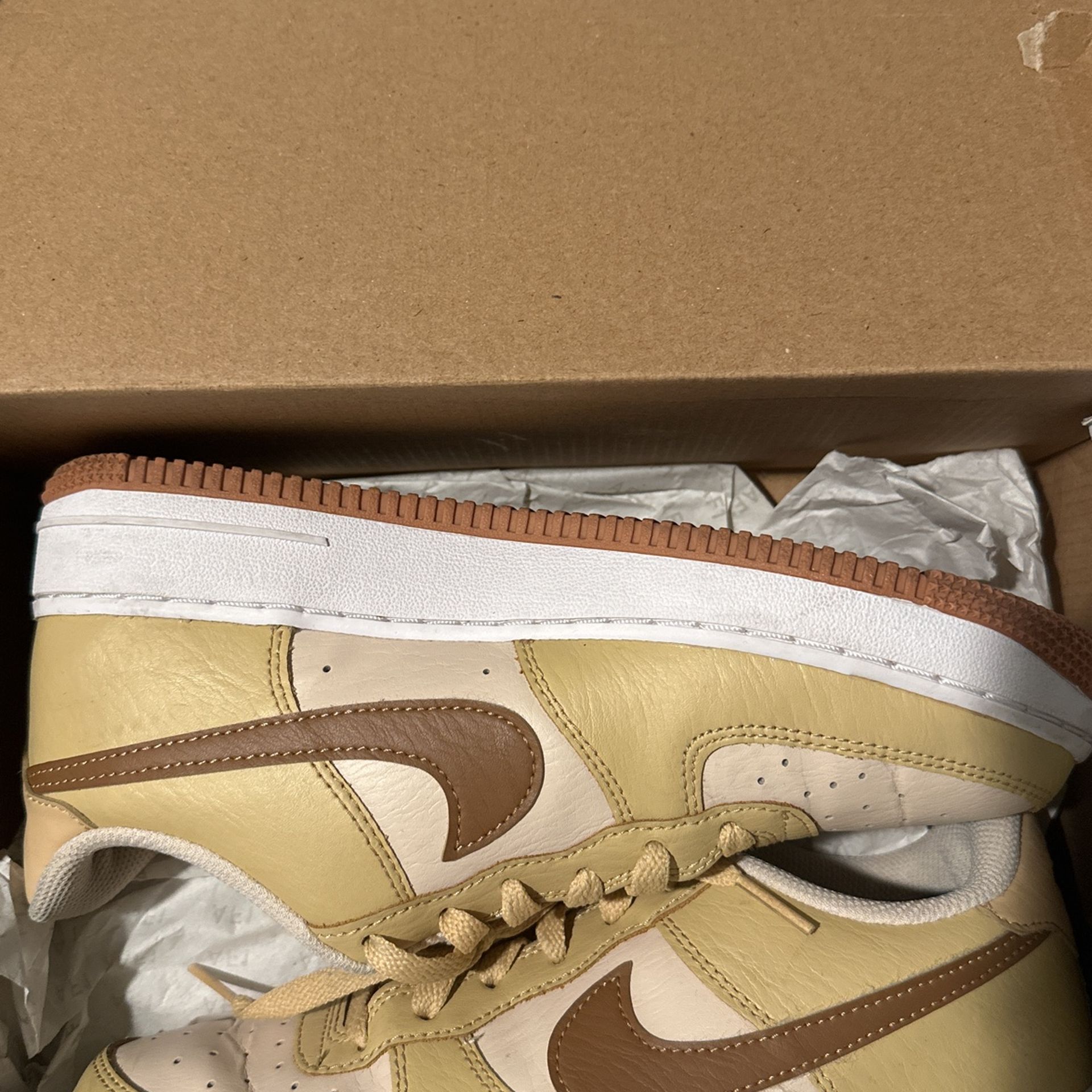Air Forces 1 LV8