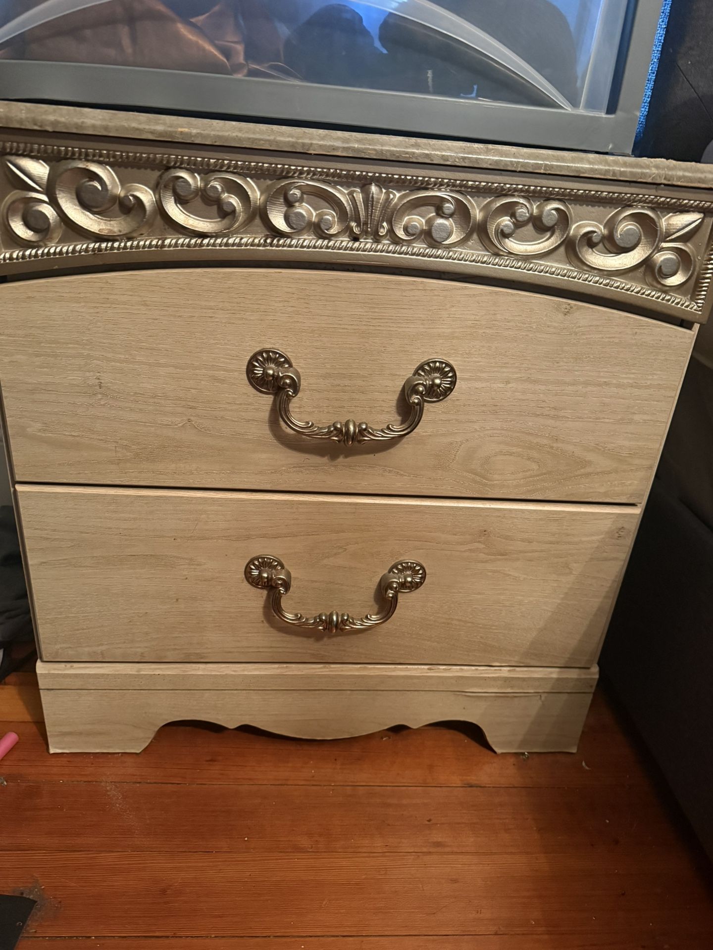 2 Night Stands For $80