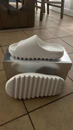 Yeezy Slides Size 8
