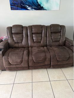 Reclining Sofa & Recliner Set – Excellent Condition