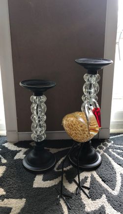 2 candle holders and bird decor