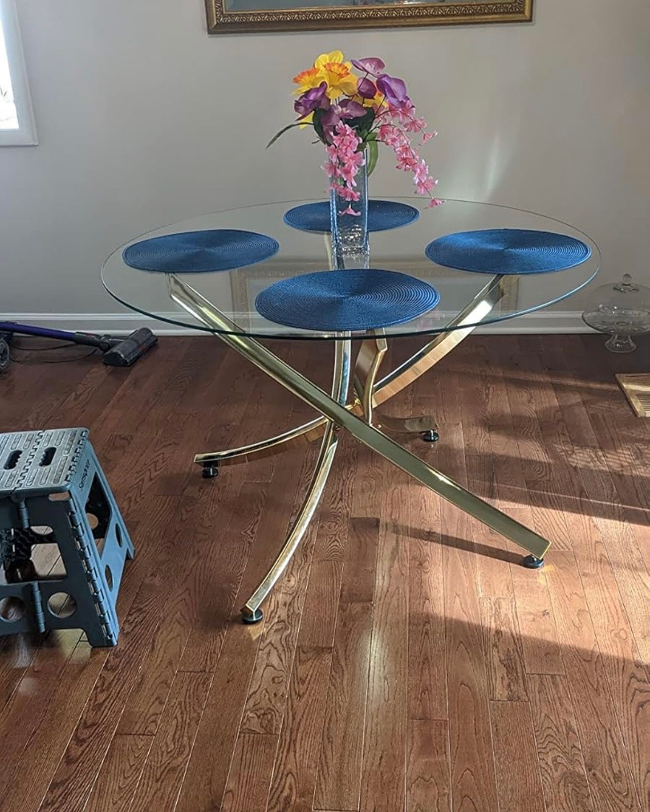 Dining Table Round And Gold