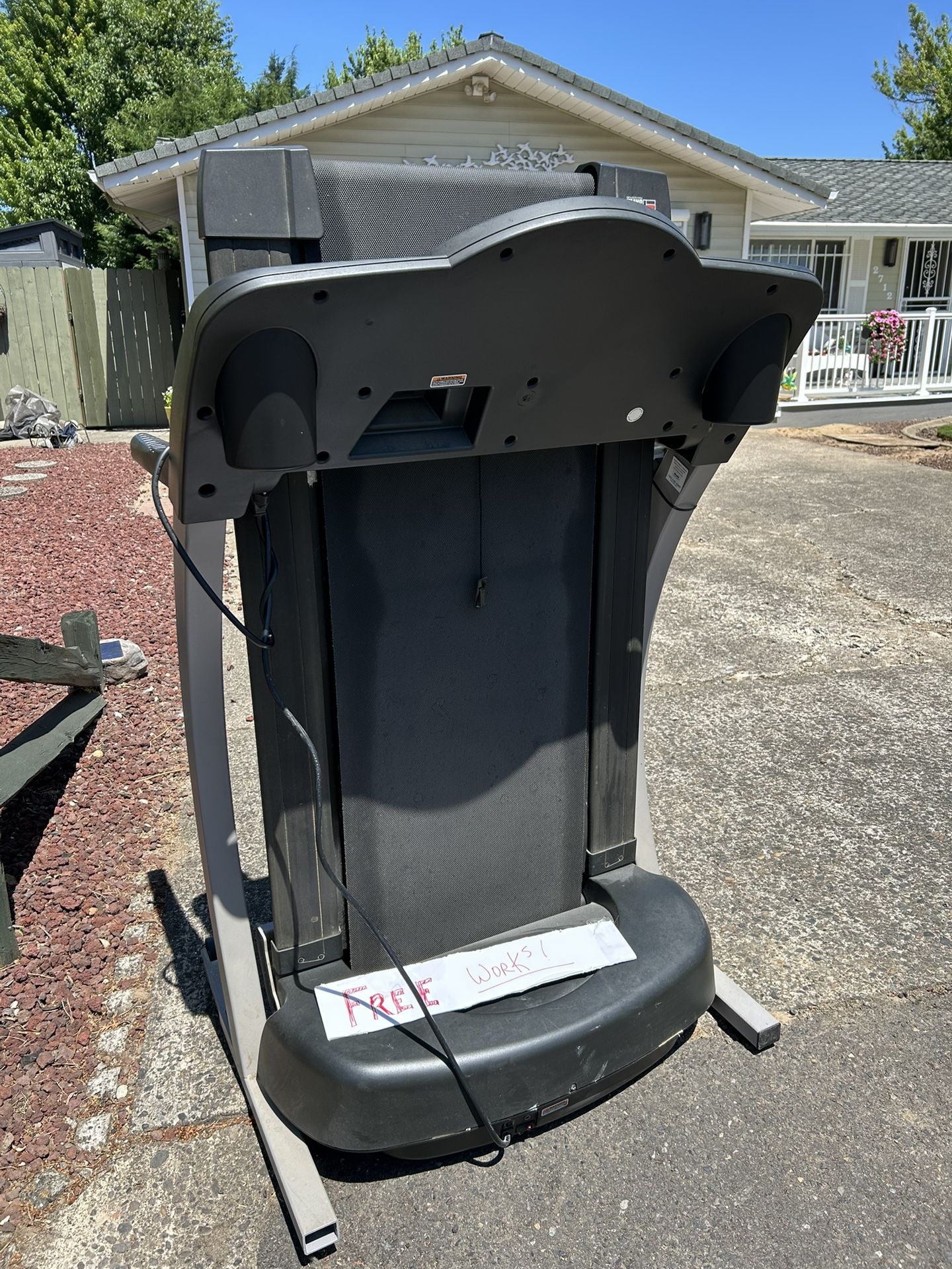 Treadmill FREE!! Works Great