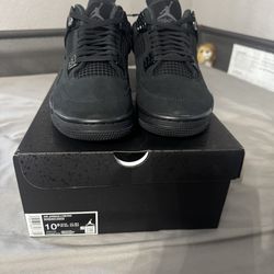 Black cat Jordan 4 10 1/2
