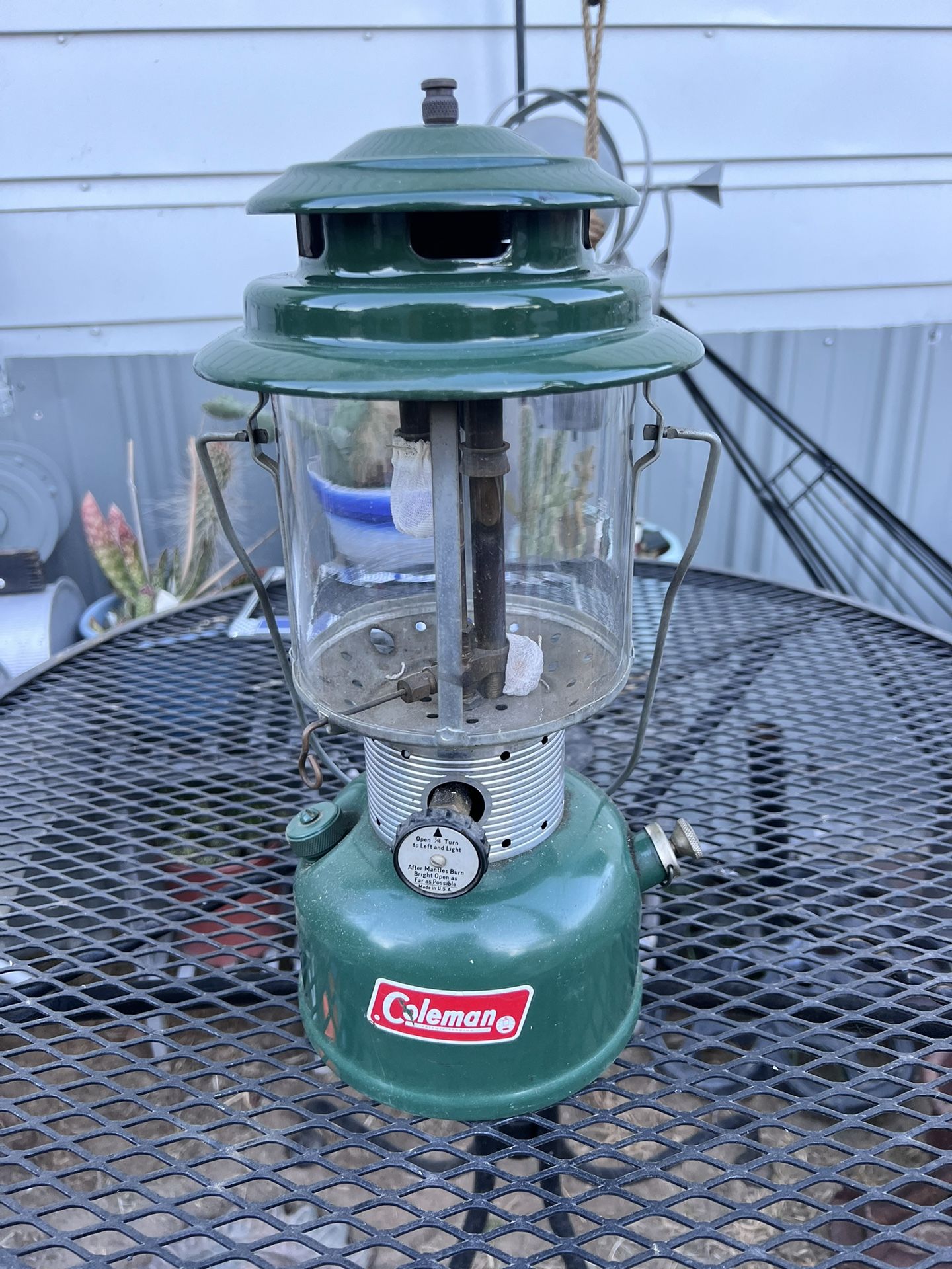 Vintage 1967 COLEMAN Lantern Green Model 220F-228F Pyrex Globe