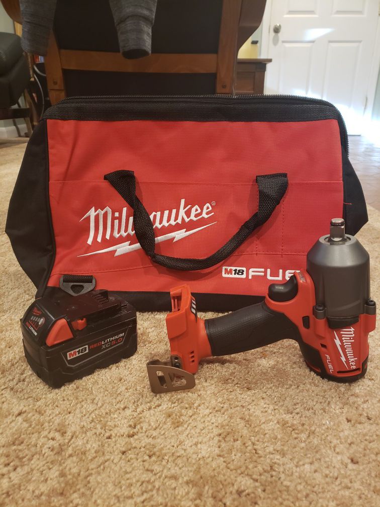 Milwaukee mid-torque impact wrench, 5.0AH battery and bag