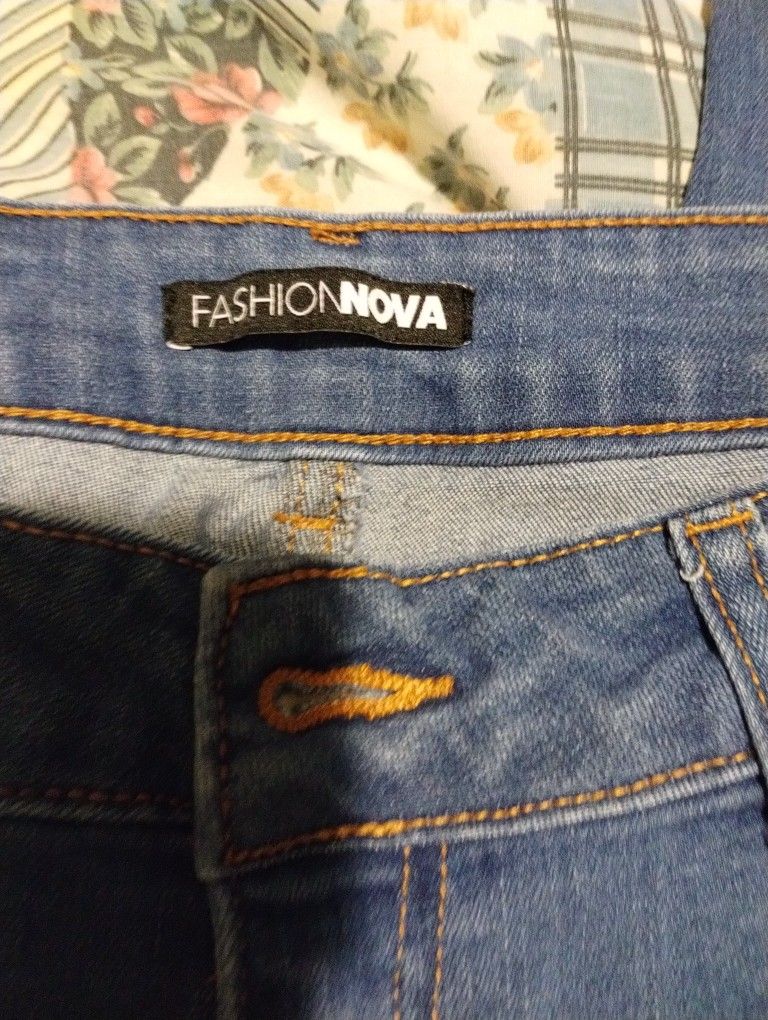 Pantalón De Mujer Size 15 En Buenas Condiciones $7