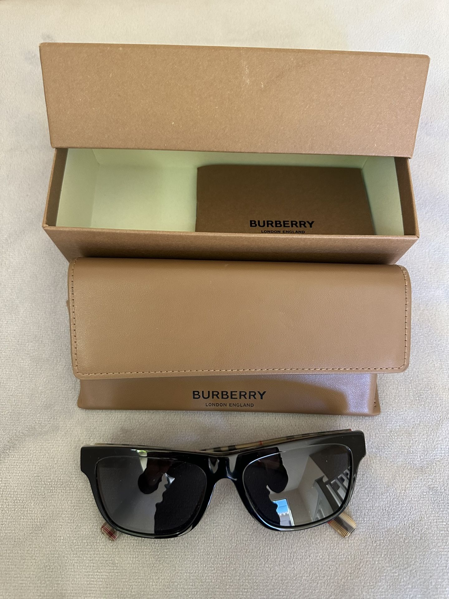 Burberry Sunglasses 