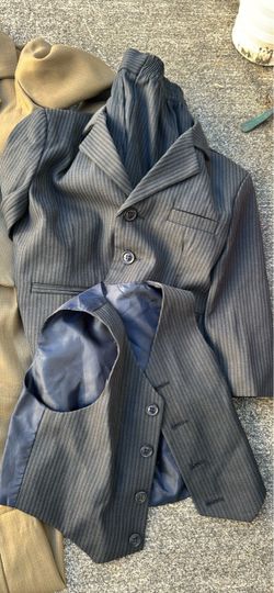 2 kids complete suits size 3T