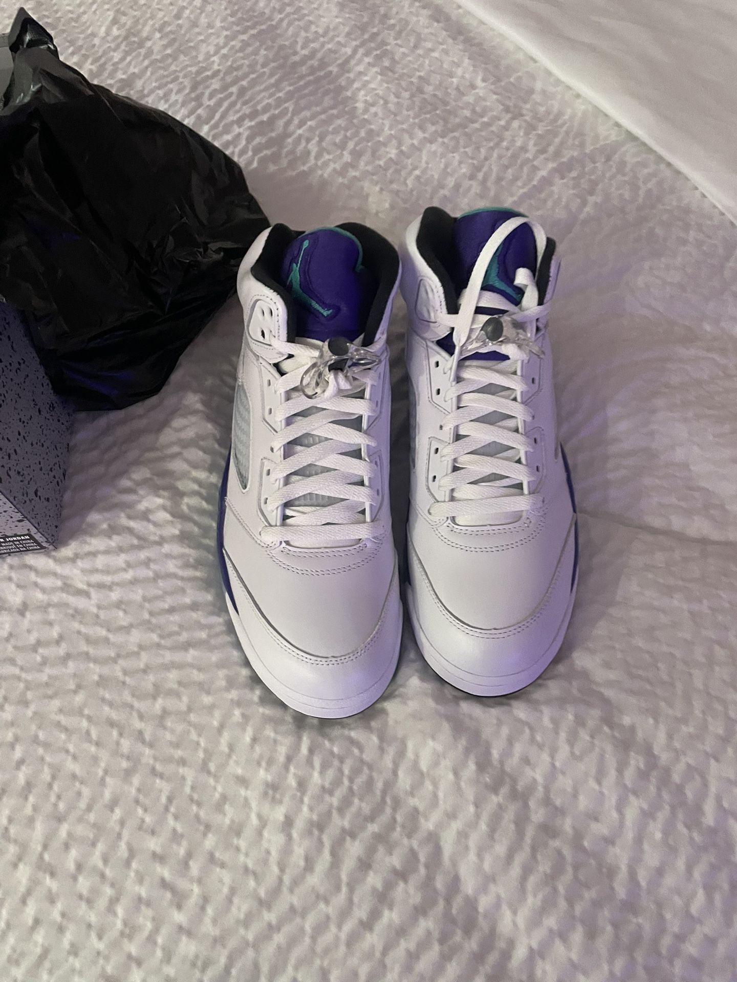 Jordan 5 grape man’s size 9 1/2