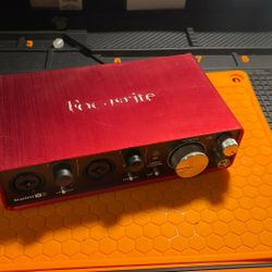 Focusrite Scarlett 2i2 