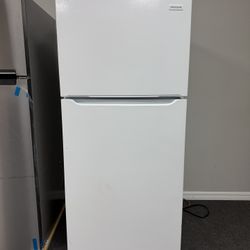 Refrigerator White Top Freezer 