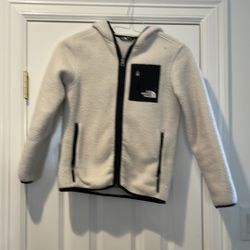 Girls The North Face Fleeace  Jacket Slightly Used In A Good Condition