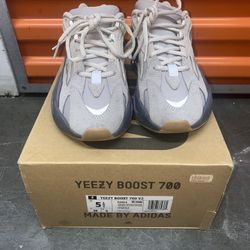 Yeezy Boost 700 Sz 5.5 $100
