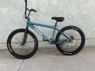 Throne The Goon 24” BMX / Wheelie Bike