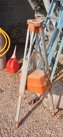 Surveying Tripod with Carrying Case