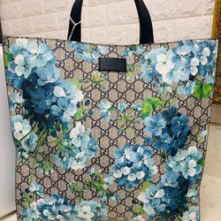 GUCCI GG Supreme Blooms Soft Vertical Tote