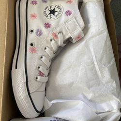Brand new in box & Never worn! Converse Kids Embroidered Floral High Tops - Size 2!!