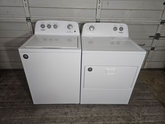 Whirlpool Washer And Electric Dryer Set, Working Perfectly 👌, Look Like A New , Comes With Hoses for Washer And Dryer Vent, Delivery Available For Fe