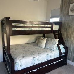 Bunk Bed Twin/Full/ Twin Trundle 