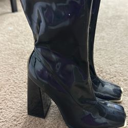 Black Boots 