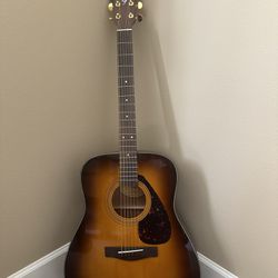 Yamaha F335 Acoustic Guitar With Tuner