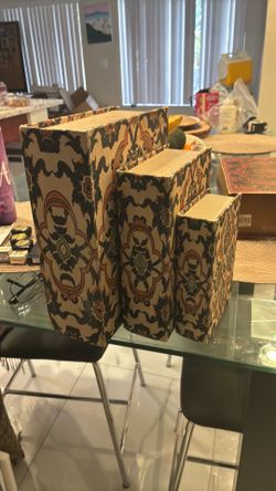 Hidden book storage
